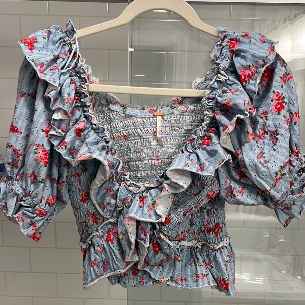 Free People favorite girl top
In candy combo